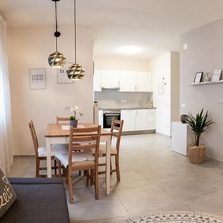 Apartment Manuela Meran Buitenkant foto